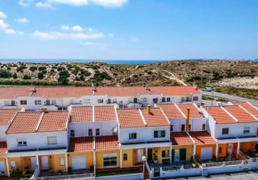 Cosy house in Atouguia da Baleia with private garden